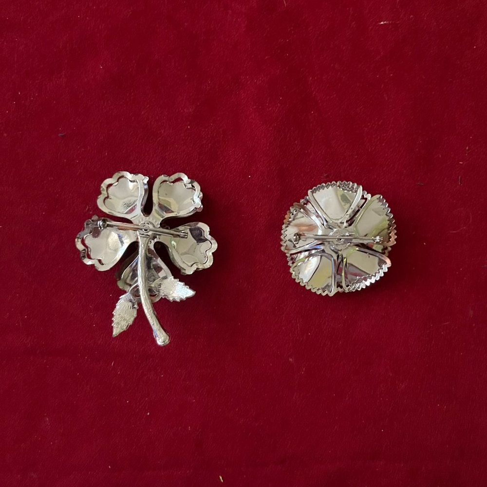 2 – Vintage Silver-Tone Floral Pins - Picture 2 of 8
